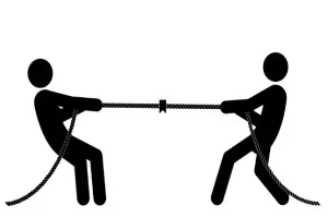 
房价这一轮已经明显回落，而未来半年，市场的关键词不再是大幅下跌，而是僵持。