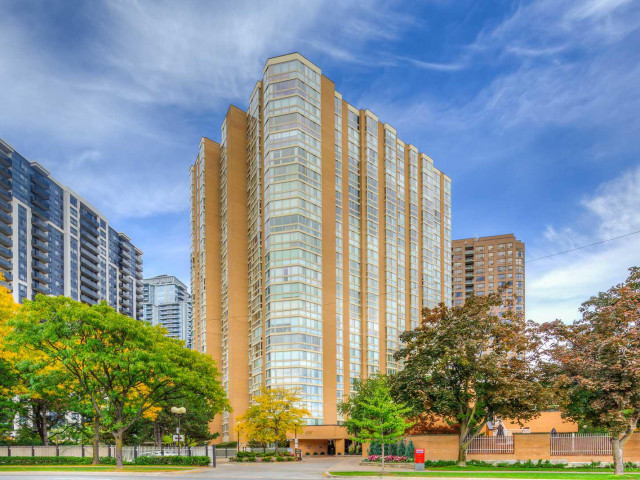 
131 Beecroft Rd North York Toronto