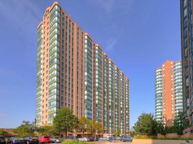 135 Hillcrest Ave Mississauga