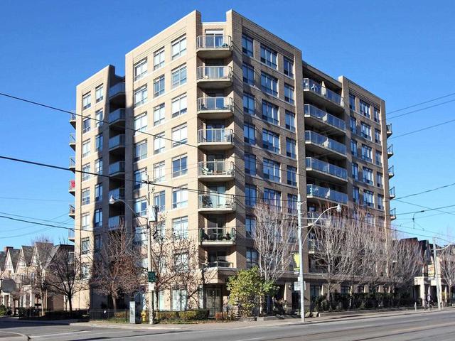 140 Bathurst St Toronto