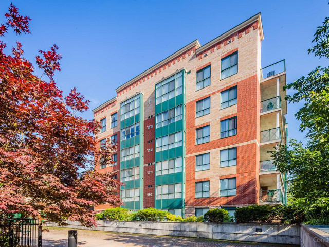 
141 Woodbridge Ave  Vaughan            