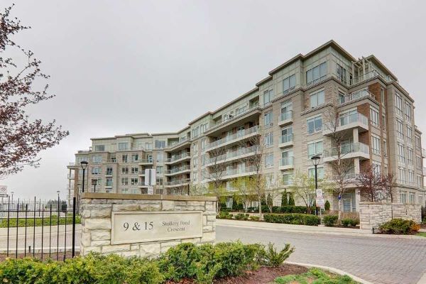 
15 Stollery Pond Cres  Markham