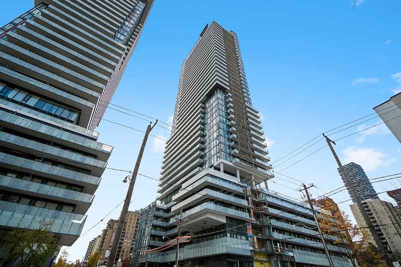 
161 Roehampton Ave Midtown Toronto