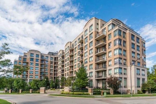 
16 Dallimore Circ North York Toronto