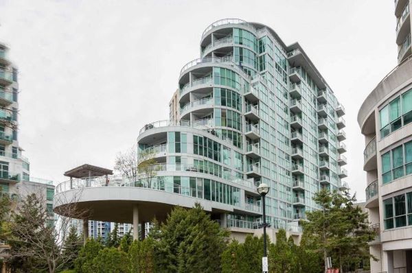 2067 Lake Shore Blvd W Toronto