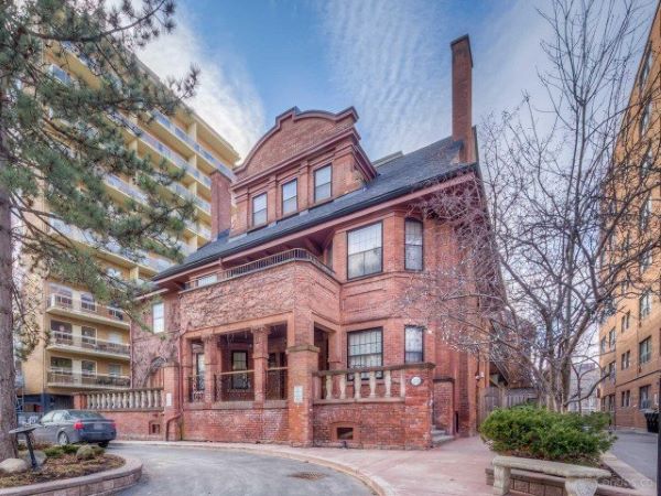 
212 St George St Downtown Toronto