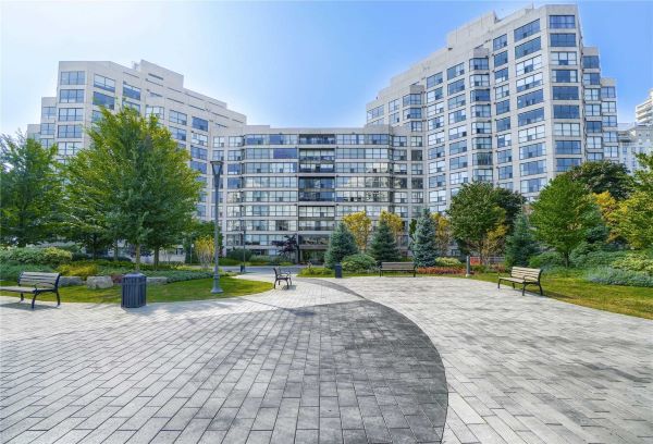 
2267 Lake Shore Blvd W Etobicoke Toronto            