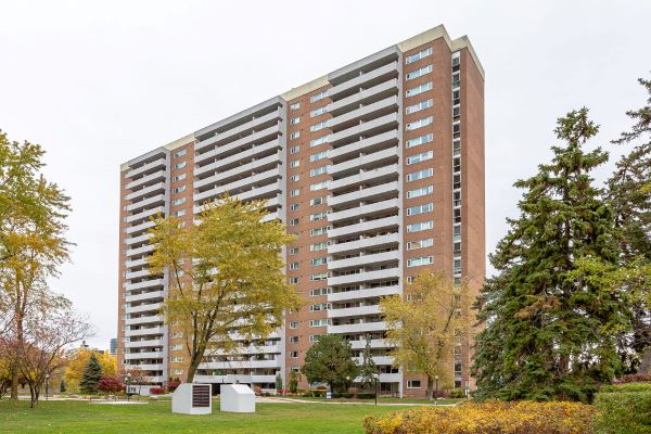 
270 Scarlett Rd York Toronto            