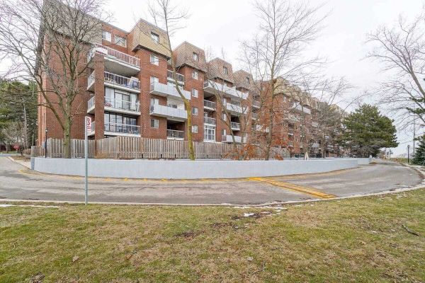 3025 The Credit Woodlands Dr Mississauga