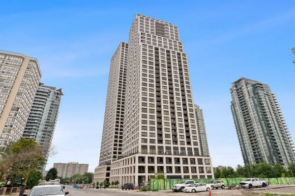 
30 Elm Dr W  Mississauga