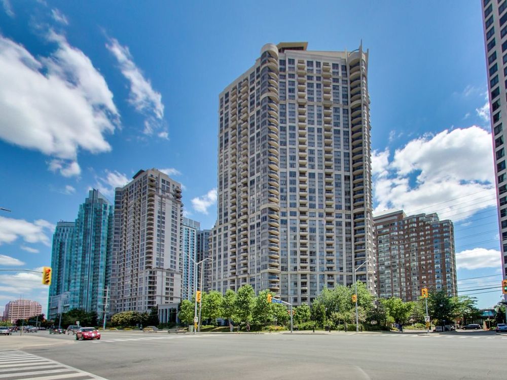 310 Burnhamthorpe Rd W Mississauga