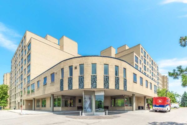 
326 Major Mackenzie Dr E  Richmond Hill