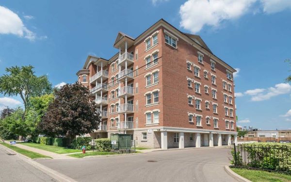 
35 Hunt Ave  Richmond Hill