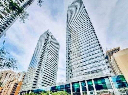 
38 Grenville St Downtown Toronto            