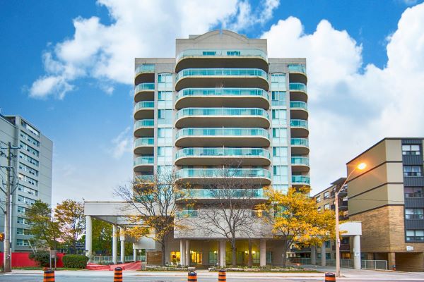 398 Eglinton Ave E Toronto