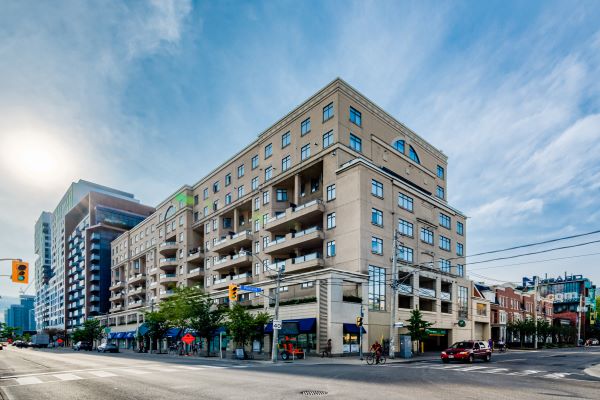 550 Front St W Toronto