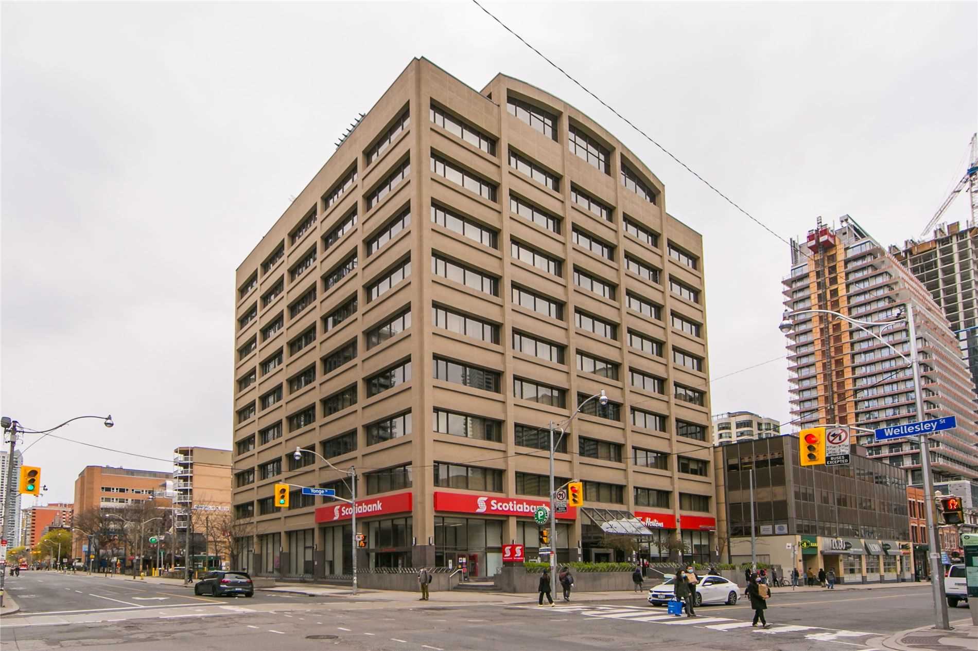 555 Yonge St Toronto