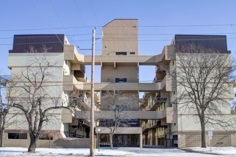 
665 Kennedy Rd Scarborough Toronto