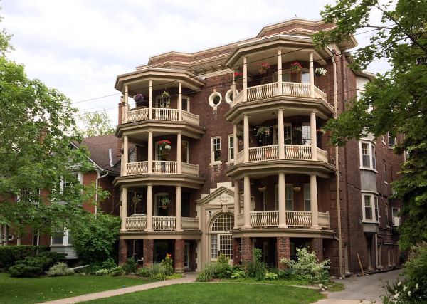 
68 Kendal Ave Downtown Toronto