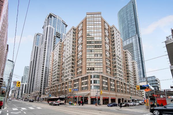 
711 Bay St Downtown Toronto            