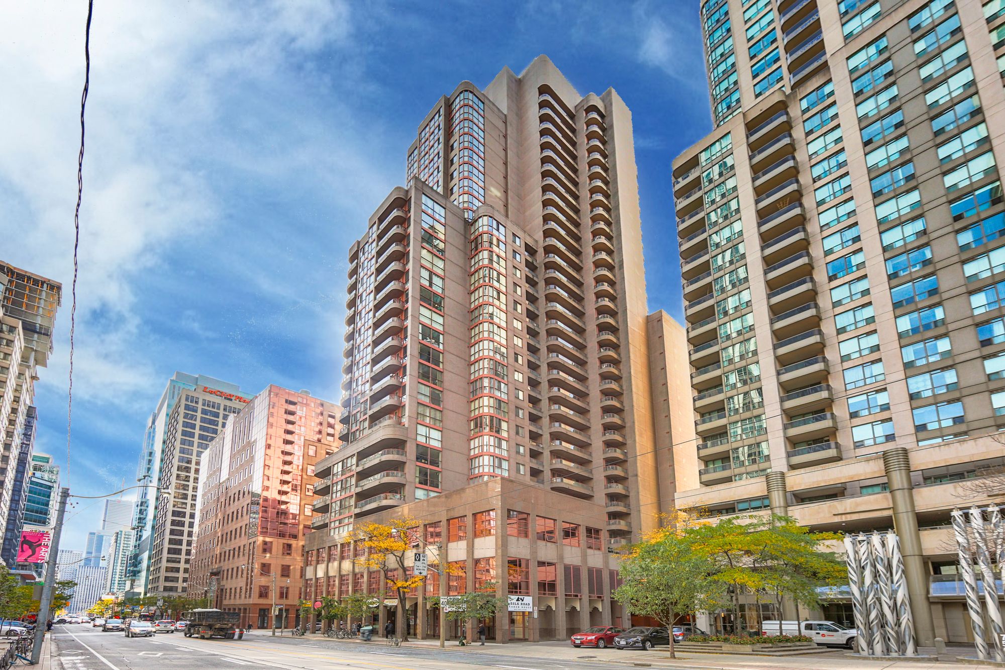 
736 Bay St Downtown Toronto
