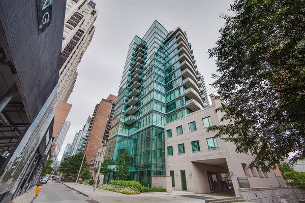 
77 Charles St W Downtown Toronto