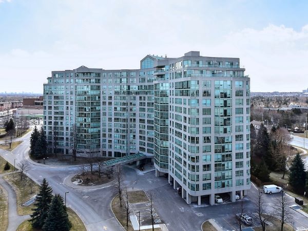 
7905 Bayview Ave  Markham