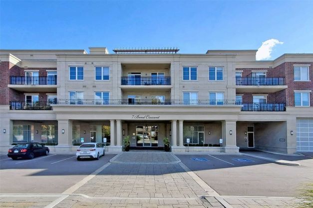 
7 Bond Cres  Richmond Hill