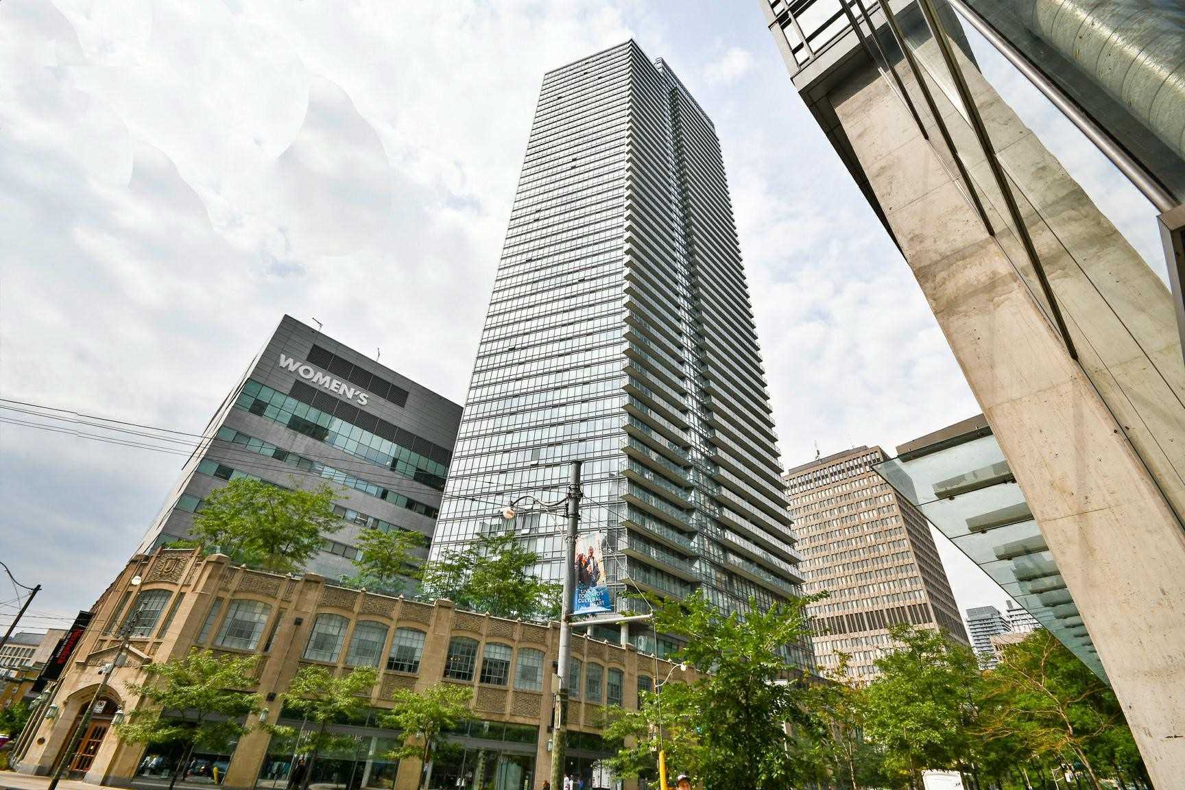
832 Bay St Downtown Toronto