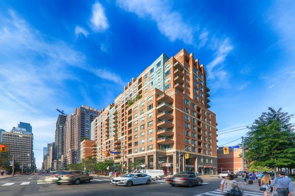 
889 Bay St Downtown Toronto