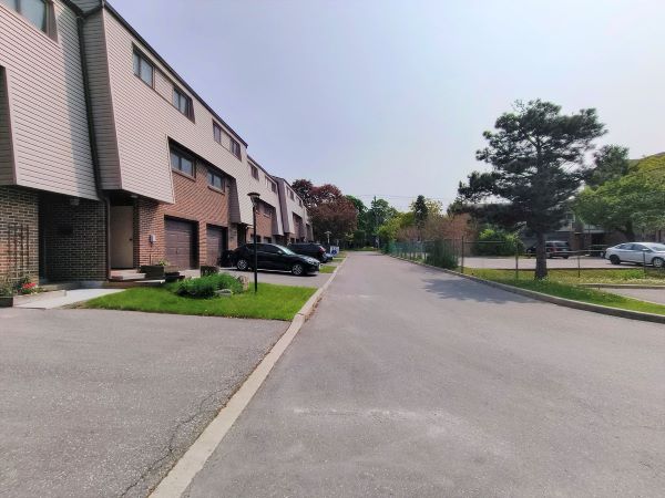 
2020 Pharmacy Ave Scarborough Toronto