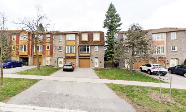 
Sandhurst Circ Scarborough Toronto