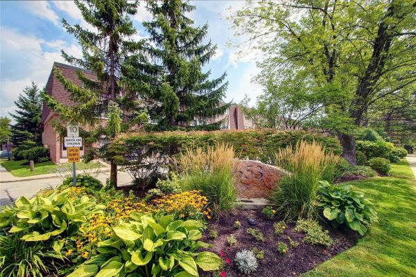 
653 Village Parkway Townhouses  Markham