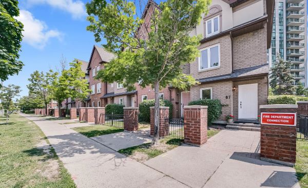 735 New Westminster Dr