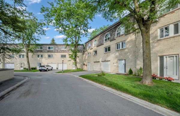 
Courville Coachway Townhomes North York Toronto