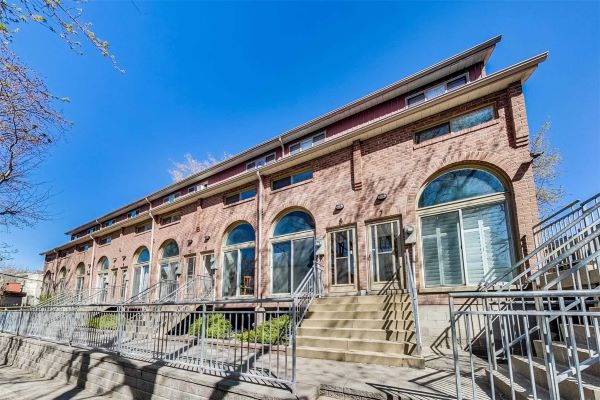 
32 Curzon St East York Toronto