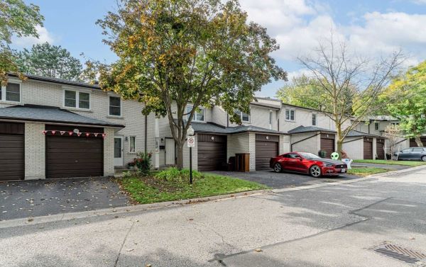 
Porterfield Cres  Markham