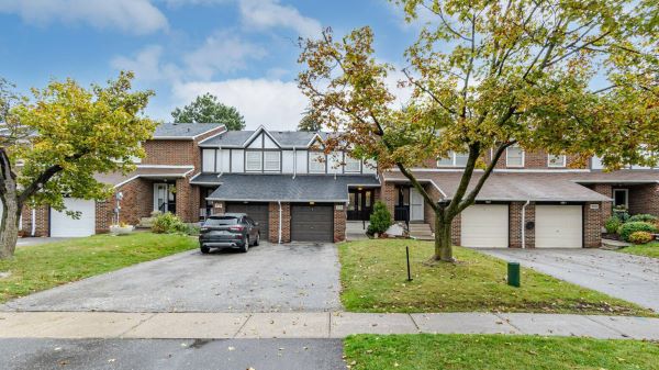 
Piccadilly Corner  Markham