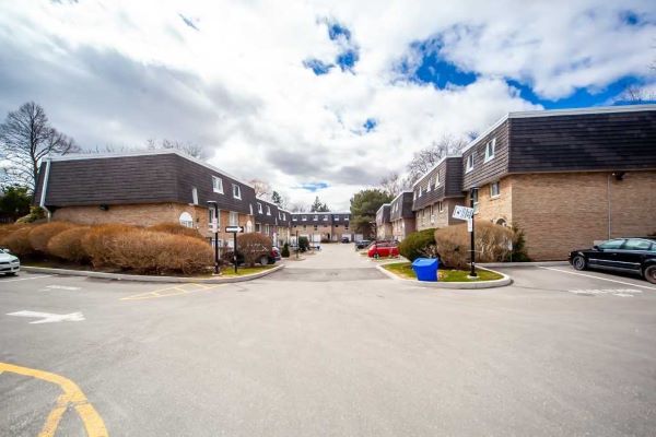 
Tangle Briarway North York Toronto