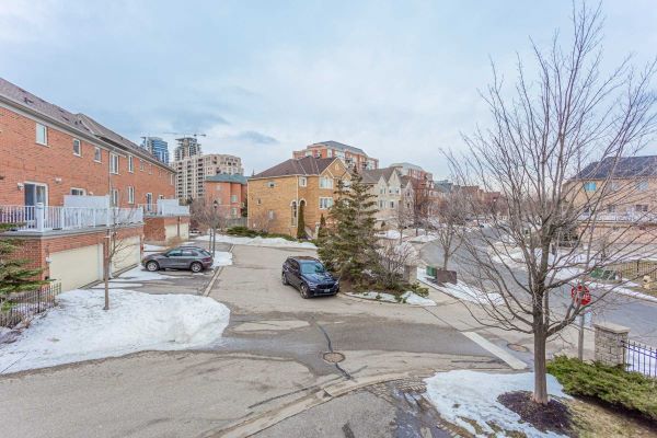 
Townhouses at the Galleria  Markham