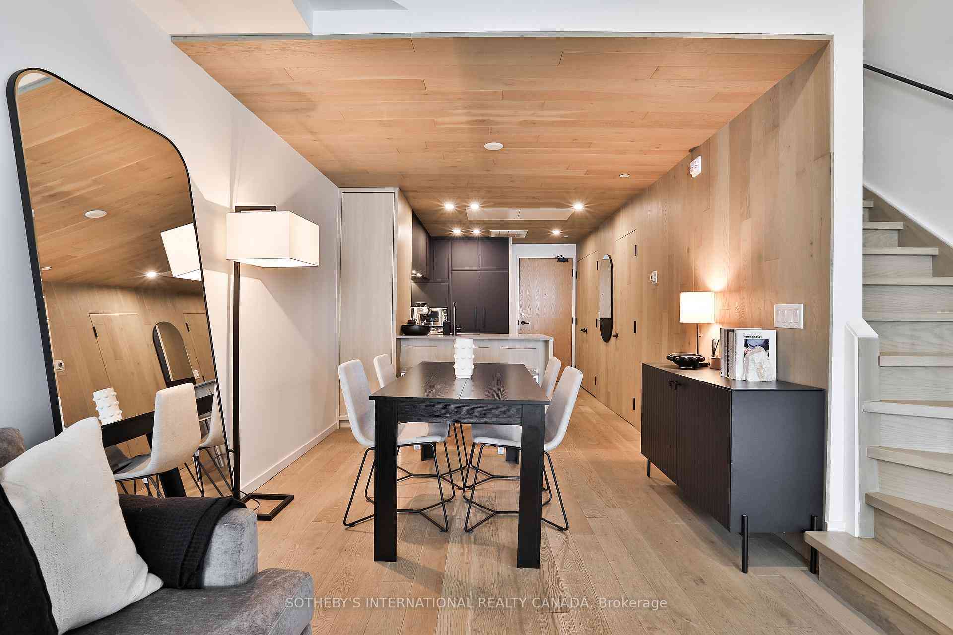 Toronto 共管镇屋