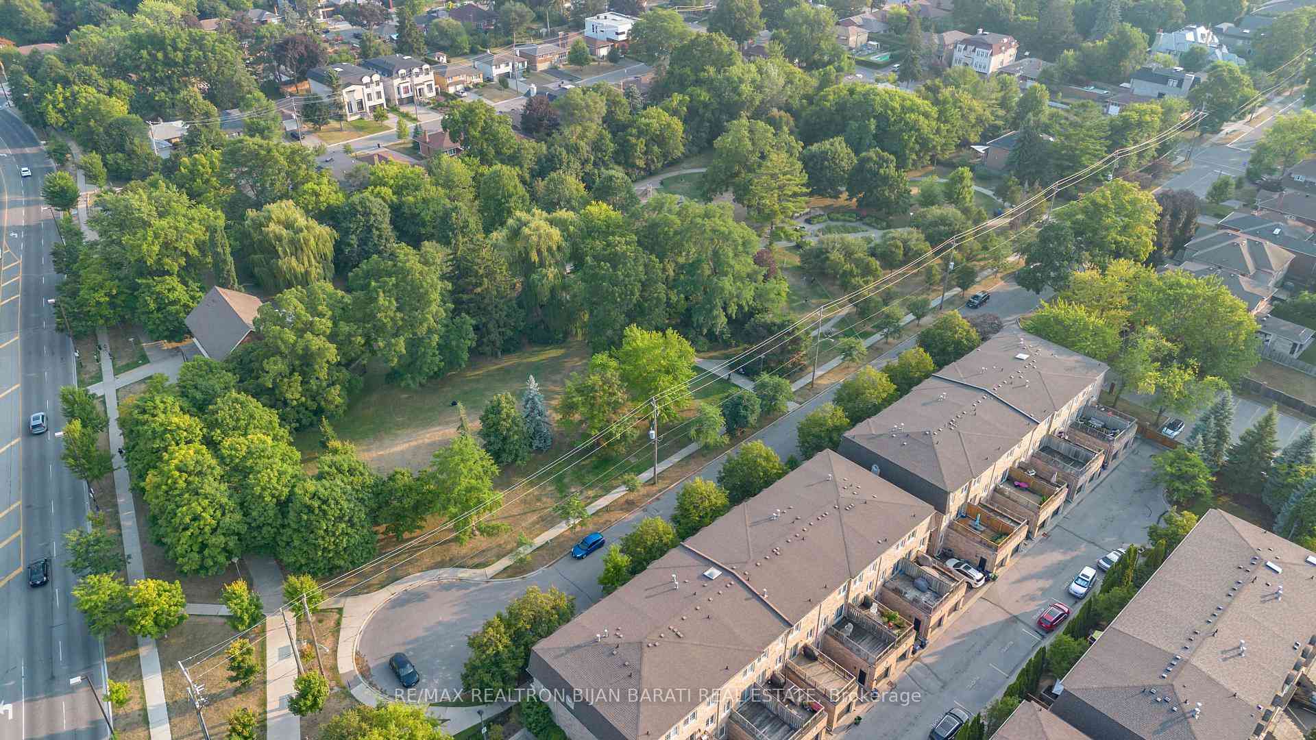 Toronto condo townhouses