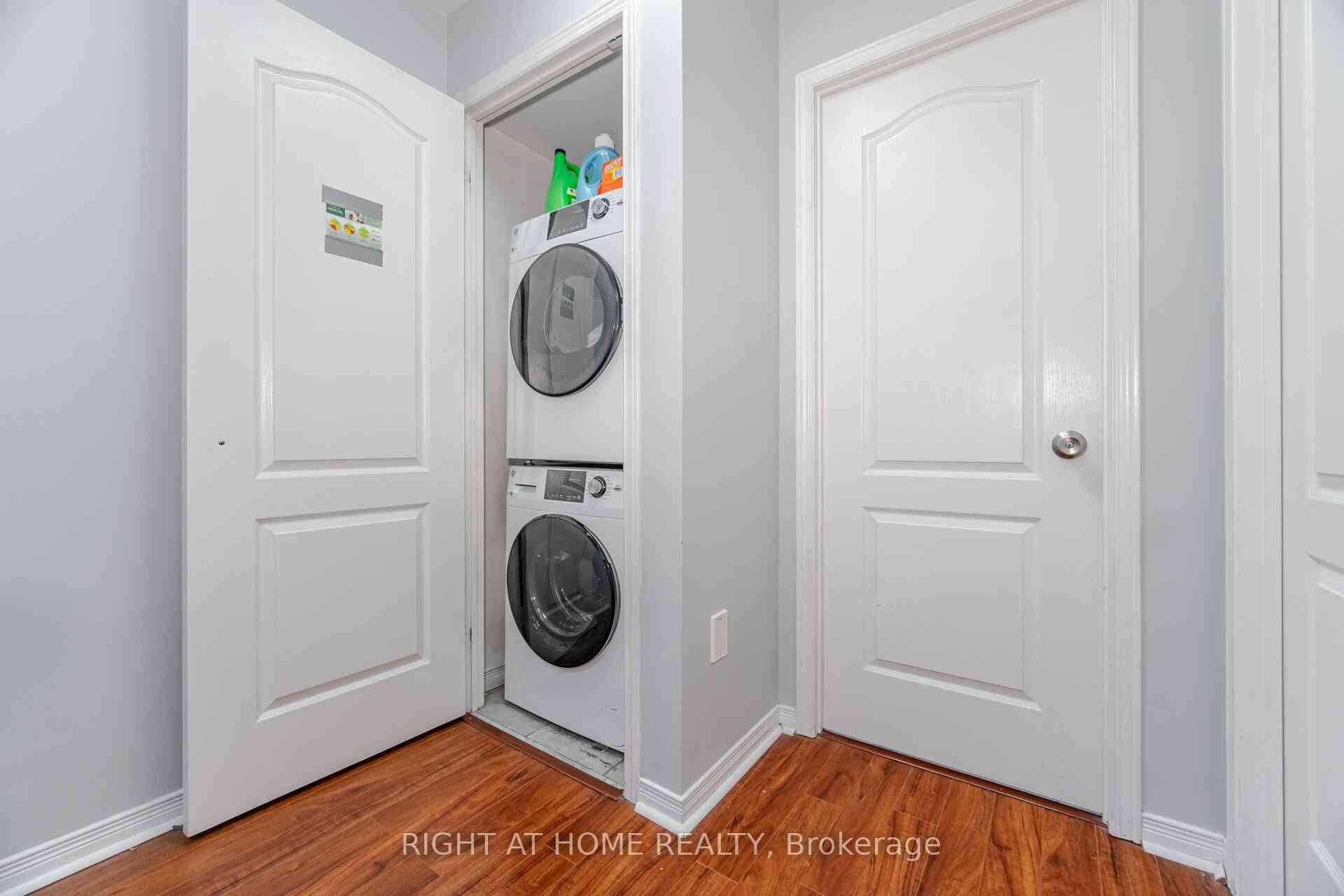 Toronto condo townhouses