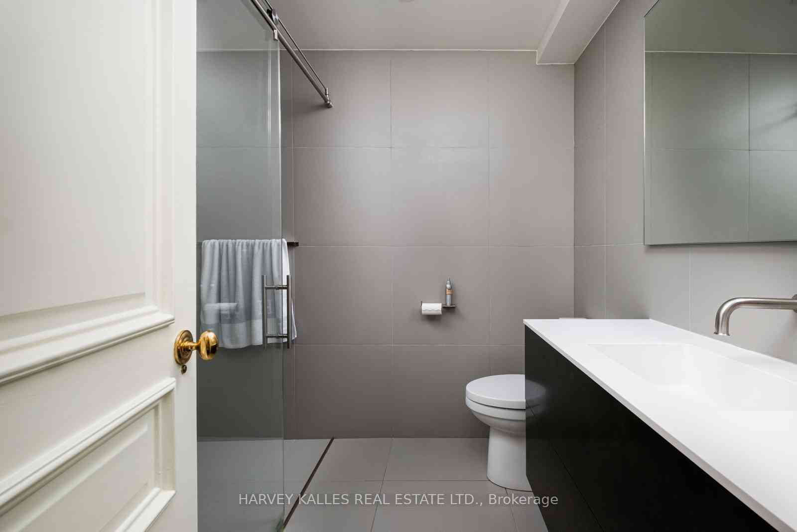 Toronto 共管镇屋