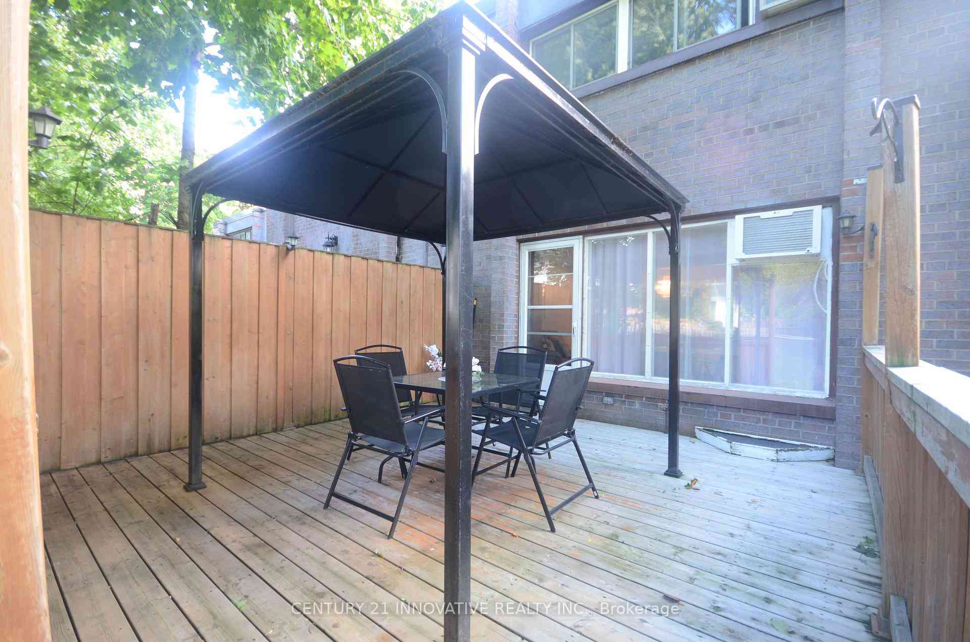 Toronto condo townhouses