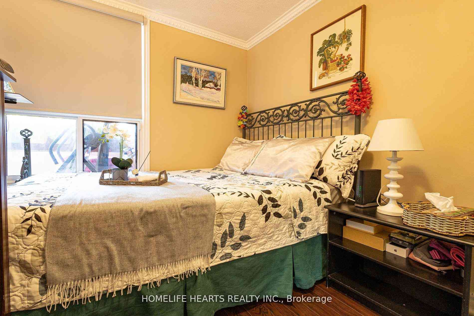 Toronto 共管镇屋