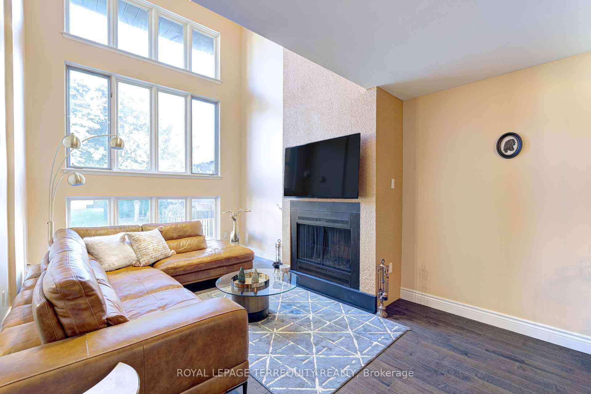 Toronto 共管镇屋