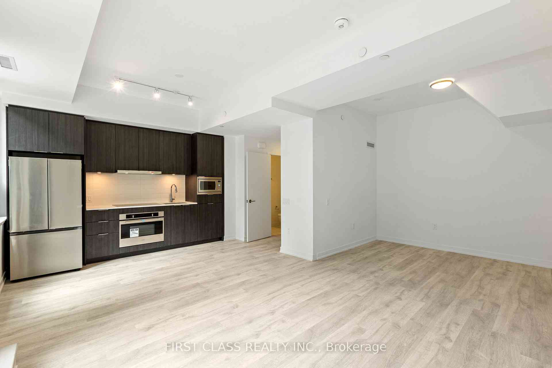 Toronto 共管镇屋