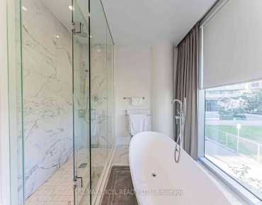 #Th127-29 Queens Quay E Waterfront Communities C1 3 beds 3 baths 3 garage 2588000.00