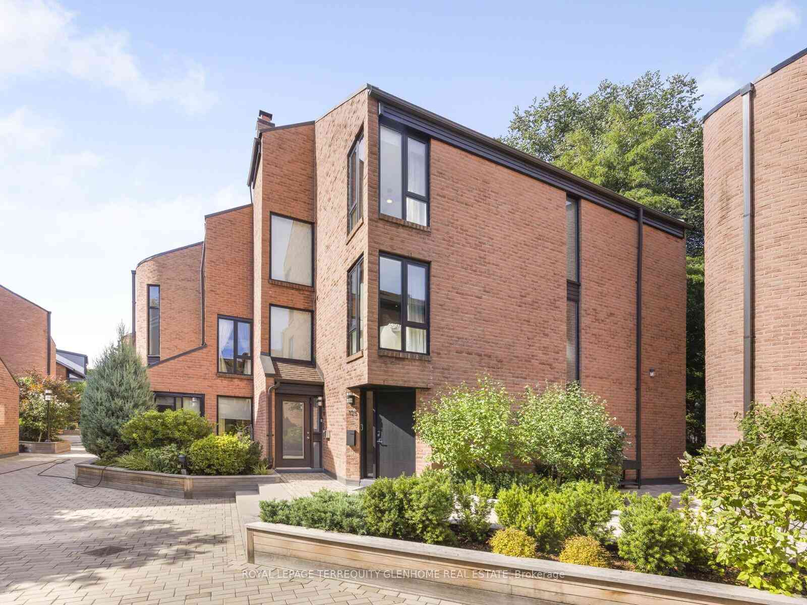 Toronto 共管镇屋